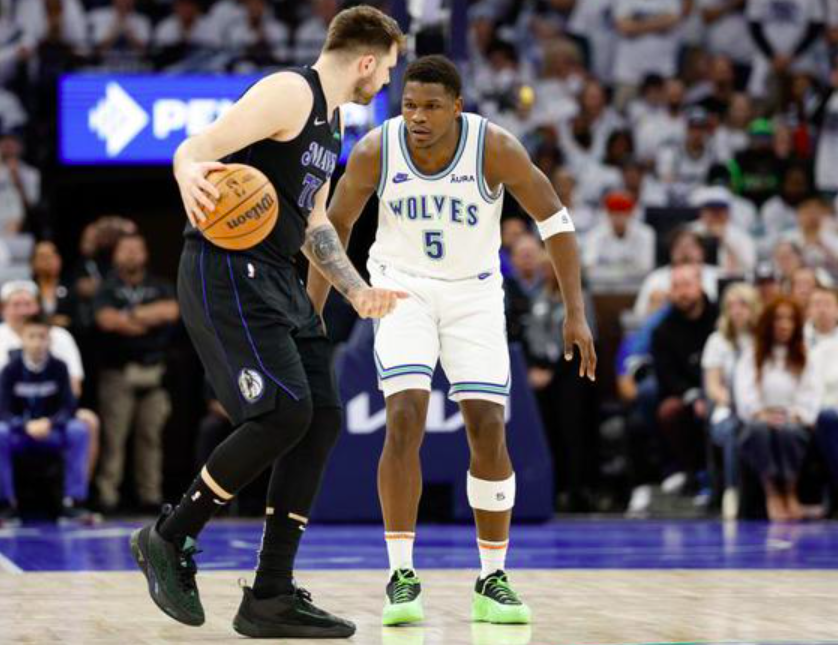 成年球员的 成年球员的